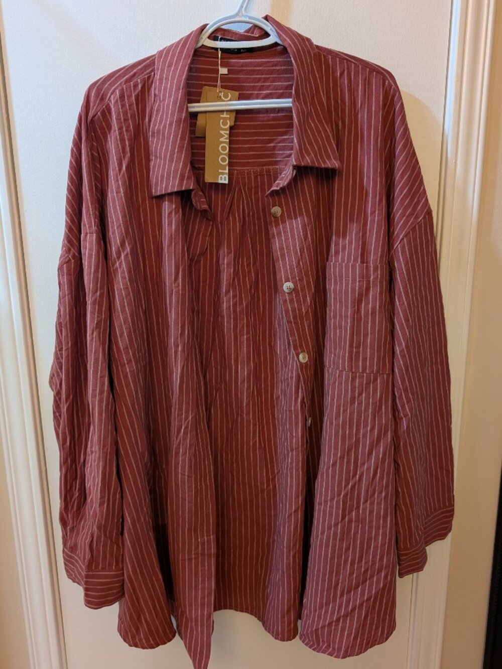 Red striped dress shirt - size 28